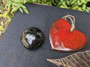 Lot Galet de tourmaline noire+ poterie coeur
