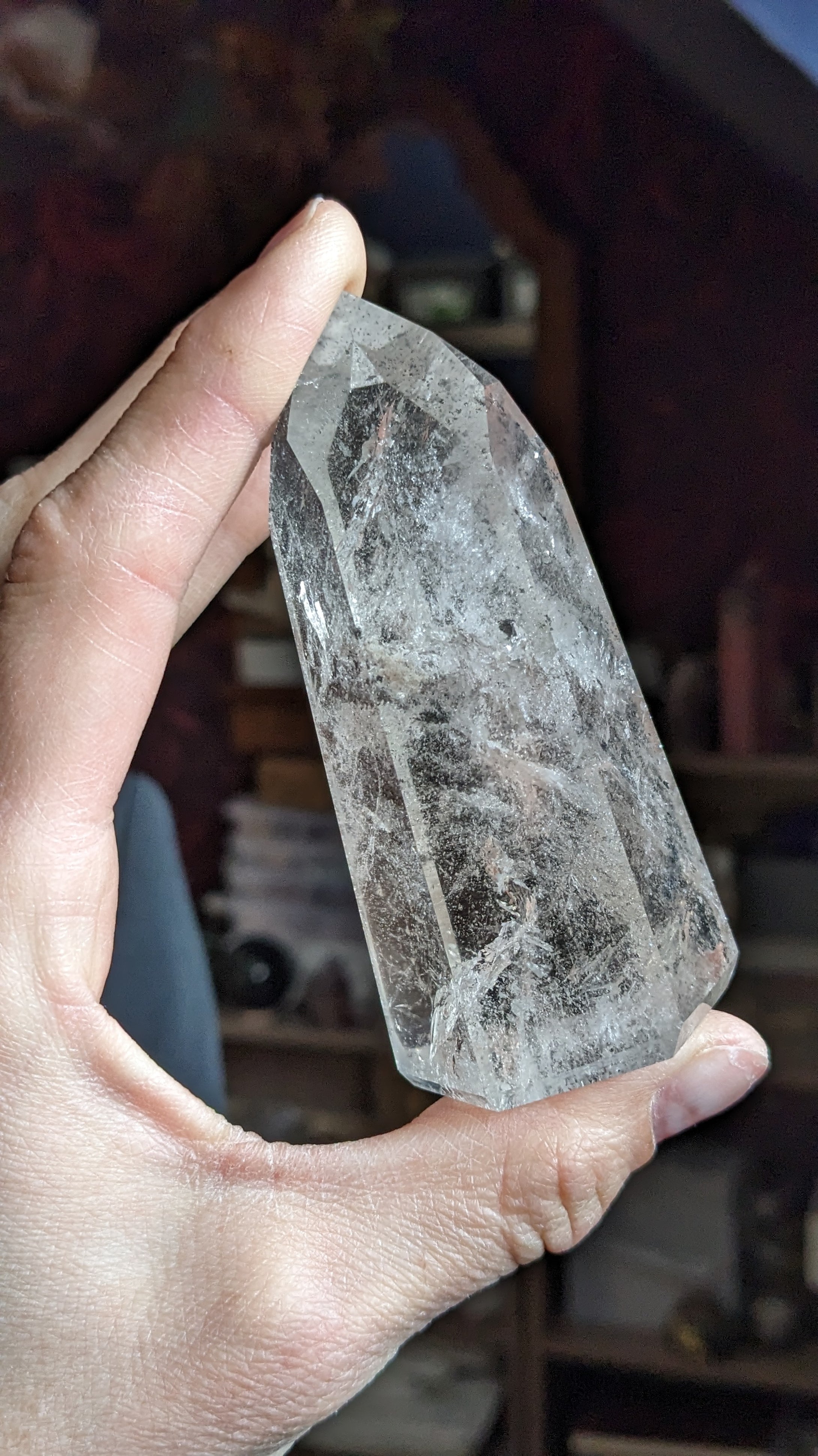 1 pointe de quartz lodolite 9 cm